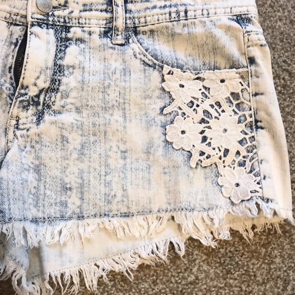 Jean shorts - Picture 2 of 3